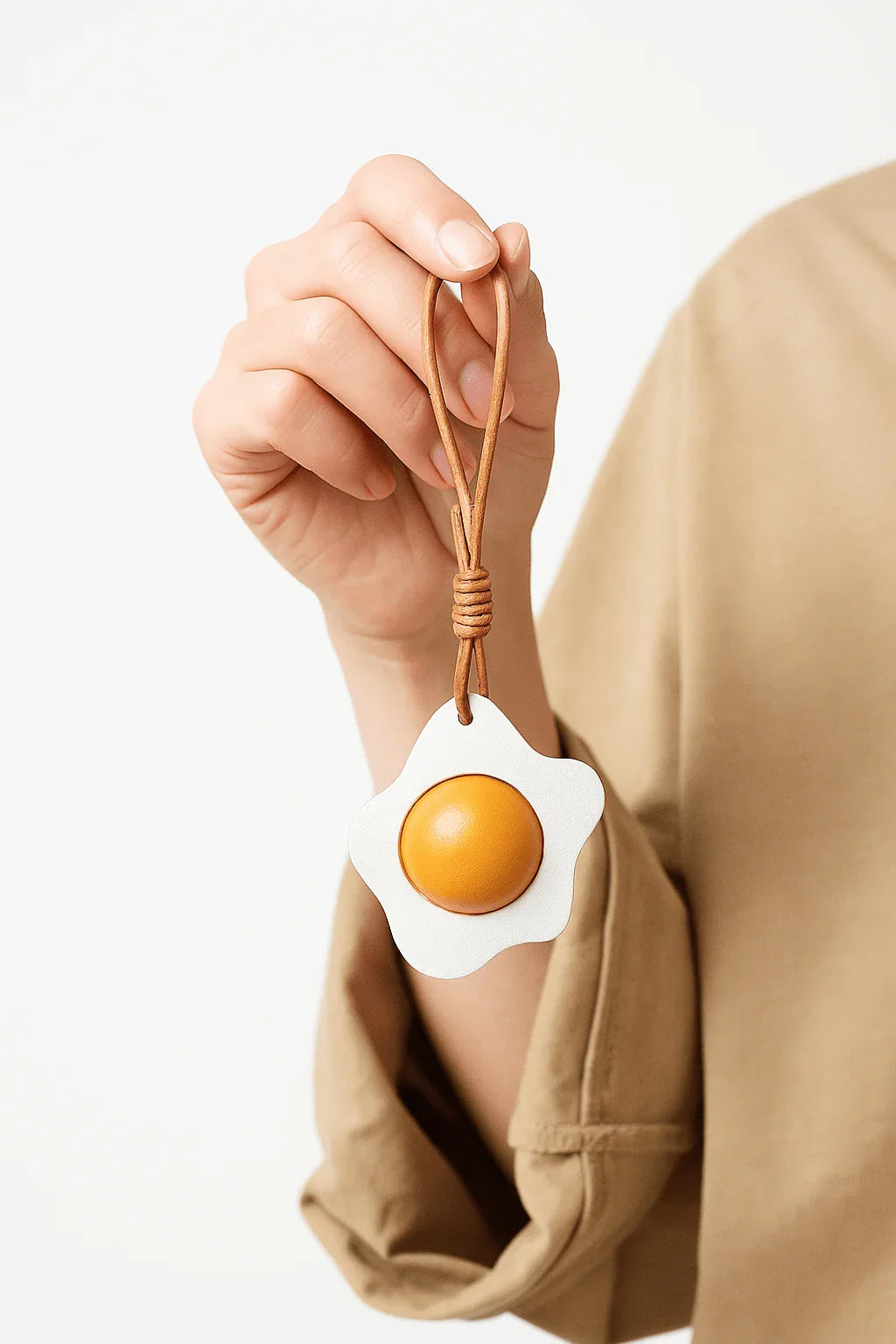 【本革・数量限定】DUDUの目玉焼きキーホルダー|ハンドメイド癒し雑貨・ギフトにも人気 - DUDU Leather Kobo