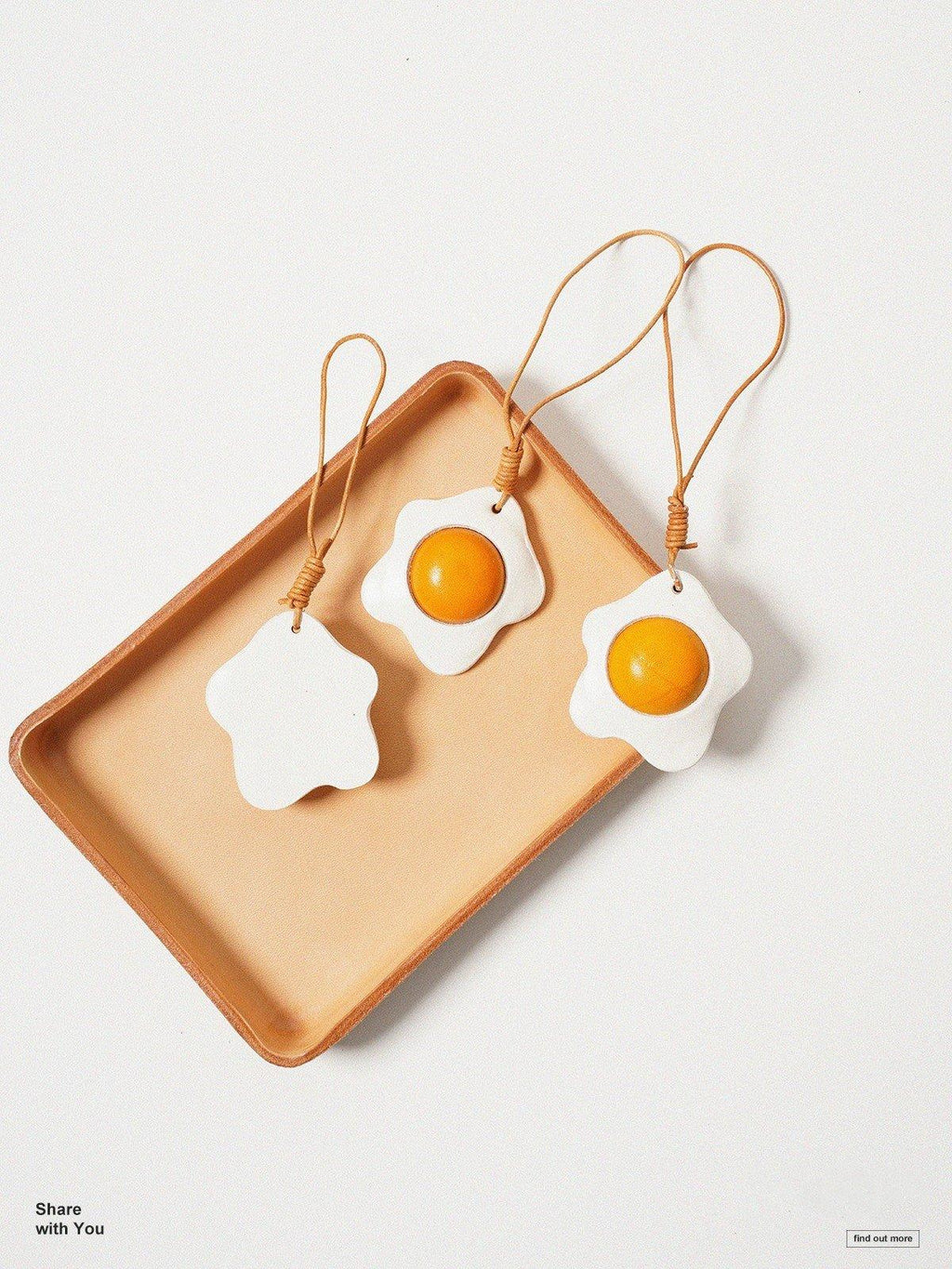 【本革・数量限定】DUDUの目玉焼きキーホルダー｜ハンドメイド癒し雑貨・ギフトにも人気 - DUDU Leather Kobo